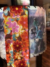 Load image into Gallery viewer, Groovy Blooms Twilly
