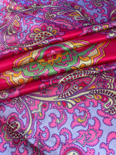Load image into Gallery viewer, Show stopper!! Fun &amp; colorful
