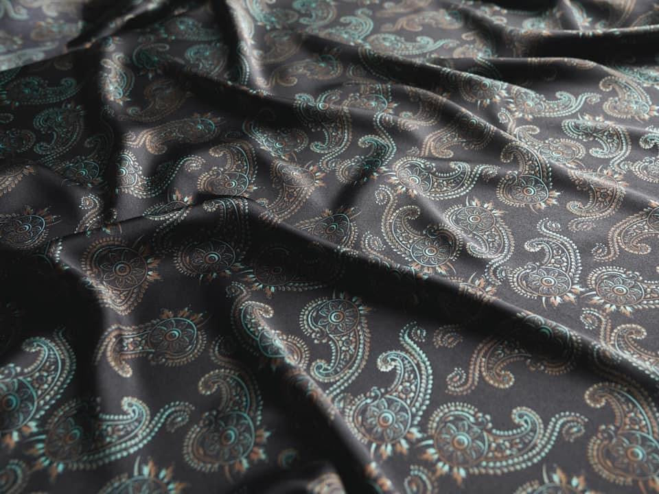 Soft Surroundings Black/Gold Paisley Print High - Depop